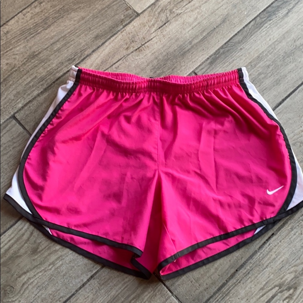 Nike girls tempo shorts